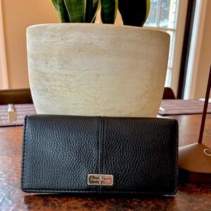 Cole Haan Black Genuine Leather Wallet - EUC